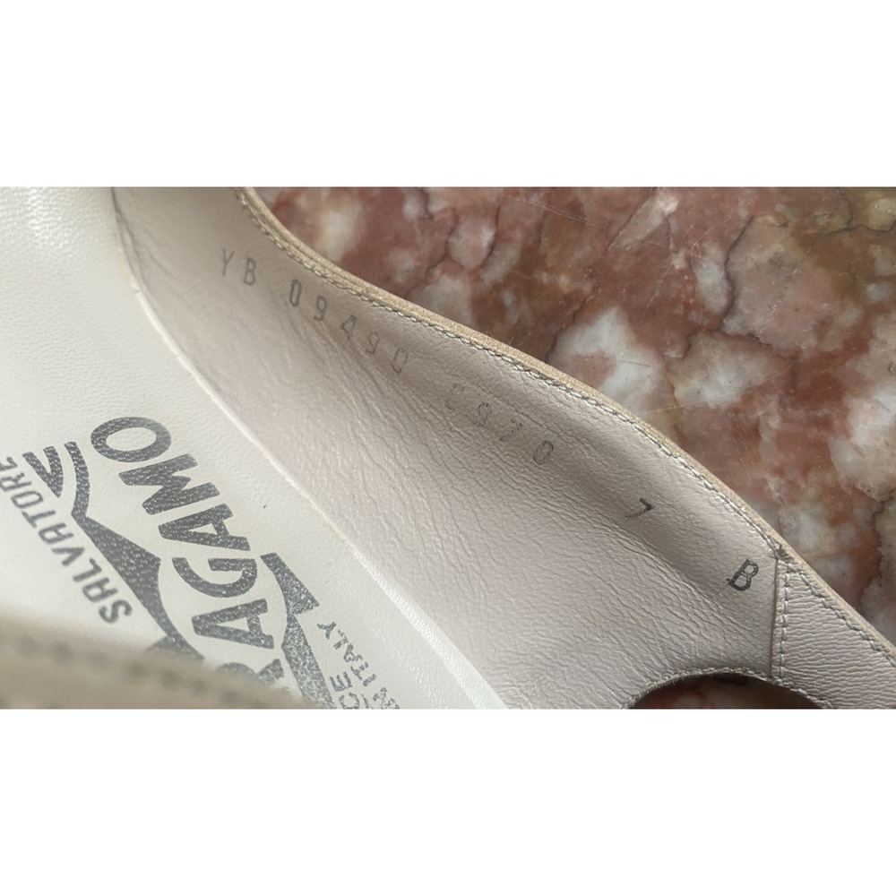 Salvatore Ferragamo Cream Beige Leather Pointed Toe Slingback Pump 7B EUC, $595 - Picture 2 of 11